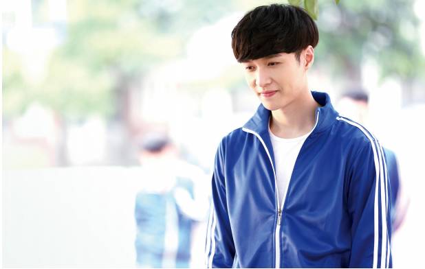 今日《申》报｜张艺兴：对爱不“墨迹”；《择天记》鹿晗是不是拿错剧本了；世界读书日