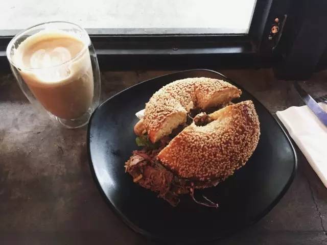 别网购了，花一天到实体店逛逛丨逃离连锁店计划