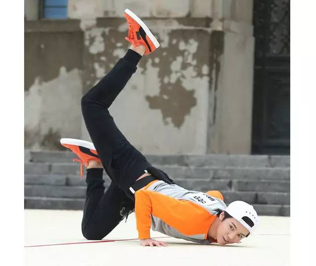 据圈内人说，鞋头们最近都在疯狂购入这双鞋！