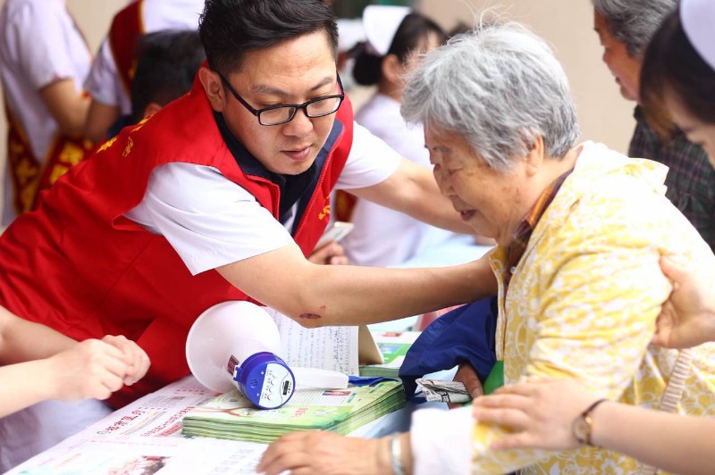 关爱老人心理健康公益服务,关爱老年人爱心公益