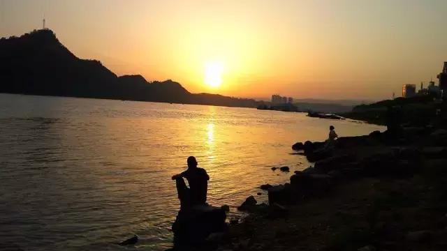 知道自己不够好看,不知道自己拍什么作品好