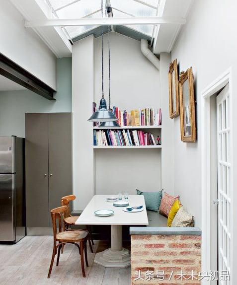 餐桌靠墙放有什么讲究,餐桌太大摆放不好看怎么办