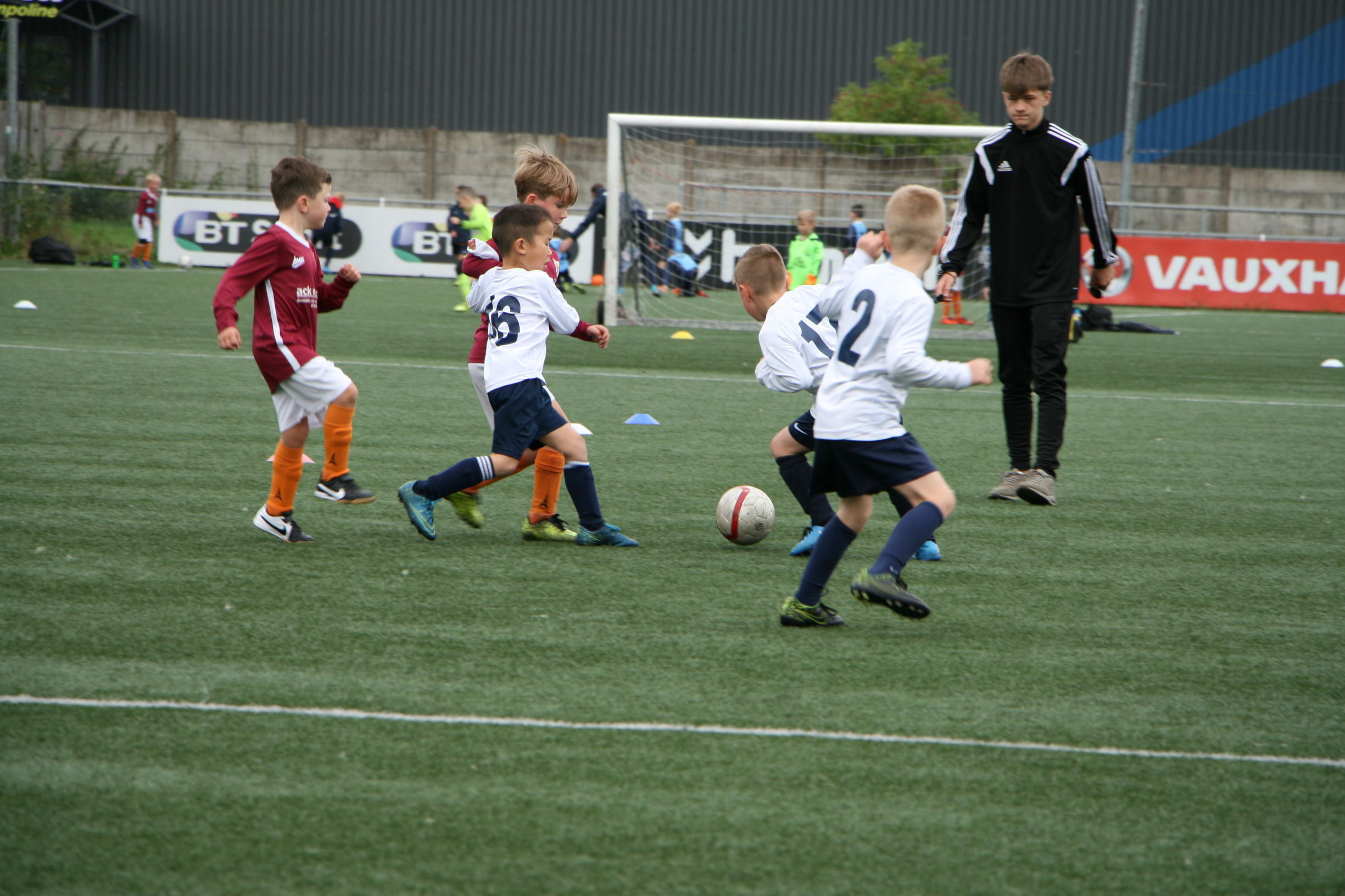 一个中国足球运动员的成长历程,一个足球少年的传奇一生