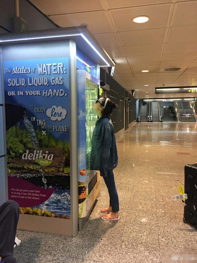 吴昕看马德里竞技比赛,吴昕巴黎街拍图片