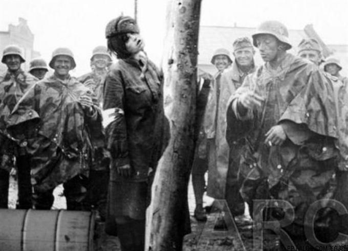 二战苏联女兵为什么穿着裙子,二战时苏联女兵为啥穿裙子