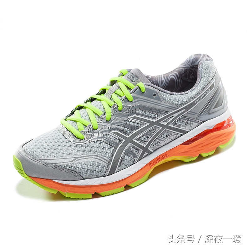 初跑者跑鞋怎么根据脚型选,如何选好一个合适的跑步鞋