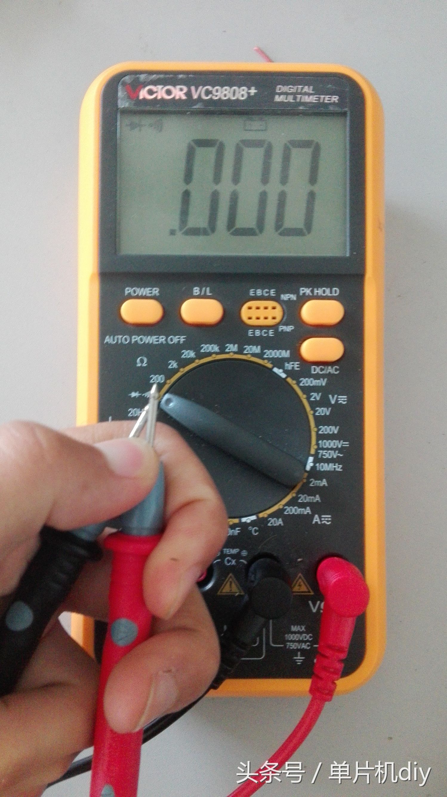 不知道怎么接线怎么用万用表测量,万用表怎么测量没反应是怎么回事