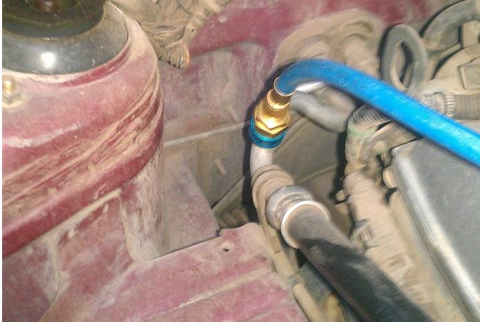 夏天来袭,自己动手让二手车也体验空调冻头