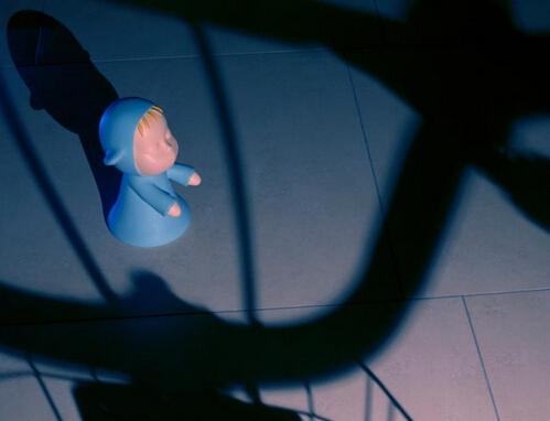 服药后晒被失足坠楼，*眠药安**：怪我咯？