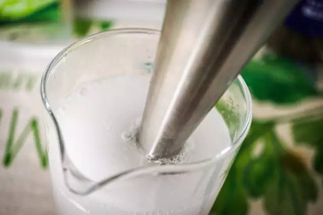 买一套1千元的玩具,500块1套玩具