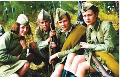 二战苏联女兵为什么穿着裙子,二战时苏联女兵为啥穿裙子