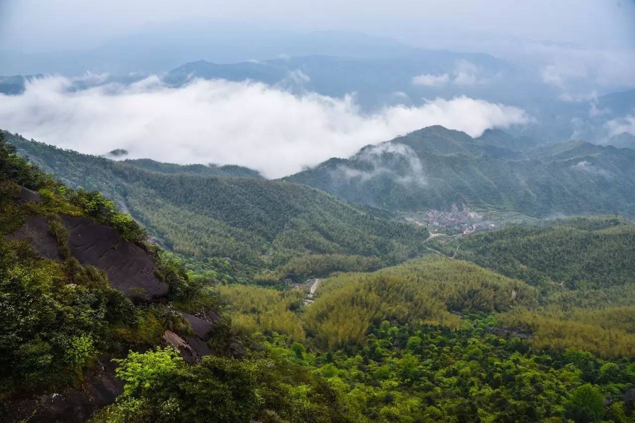 北石：江西上饶灵山告诉我，原来石头也可以一柱擎天！