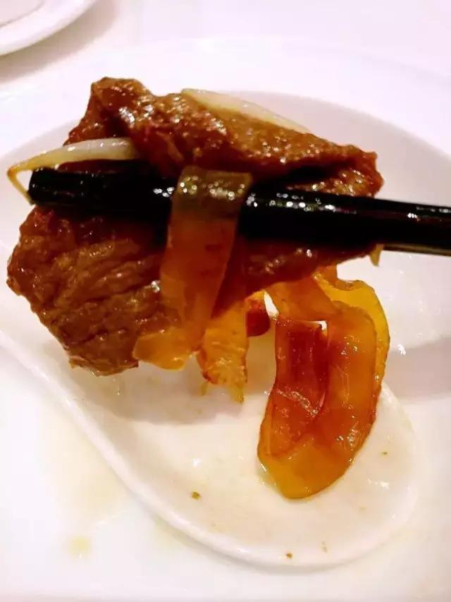 早餐店的LV：28元的油条，11元的豆浆（我不会点第二次了）