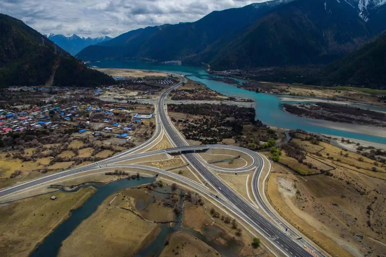 拉林高速与318国道区别,318最美拉林高速