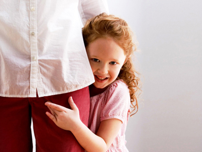 2岁宝宝很内向害羞,2岁8个月的孩子特别害羞