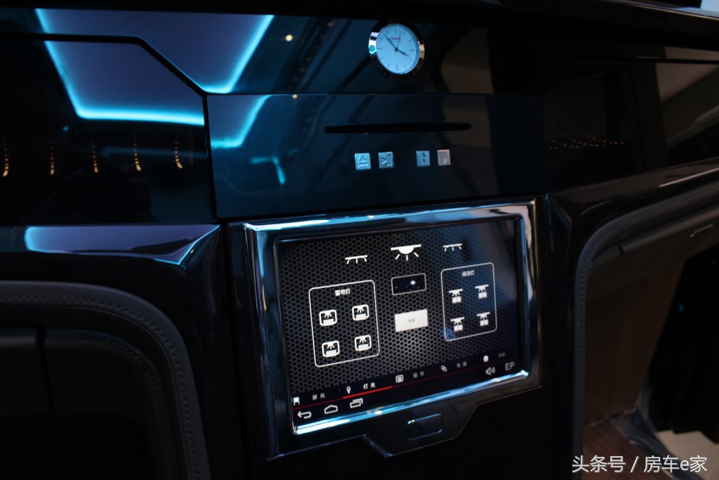 奔驰埃尔法商务车改装房车,gmc和埃尔法房车