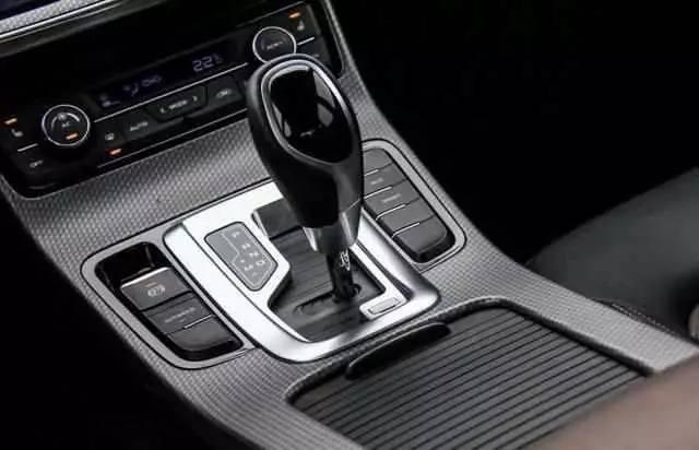 国产最美跨界suv新吉利帝豪gs评测,2017款吉利帝豪gs配置详情