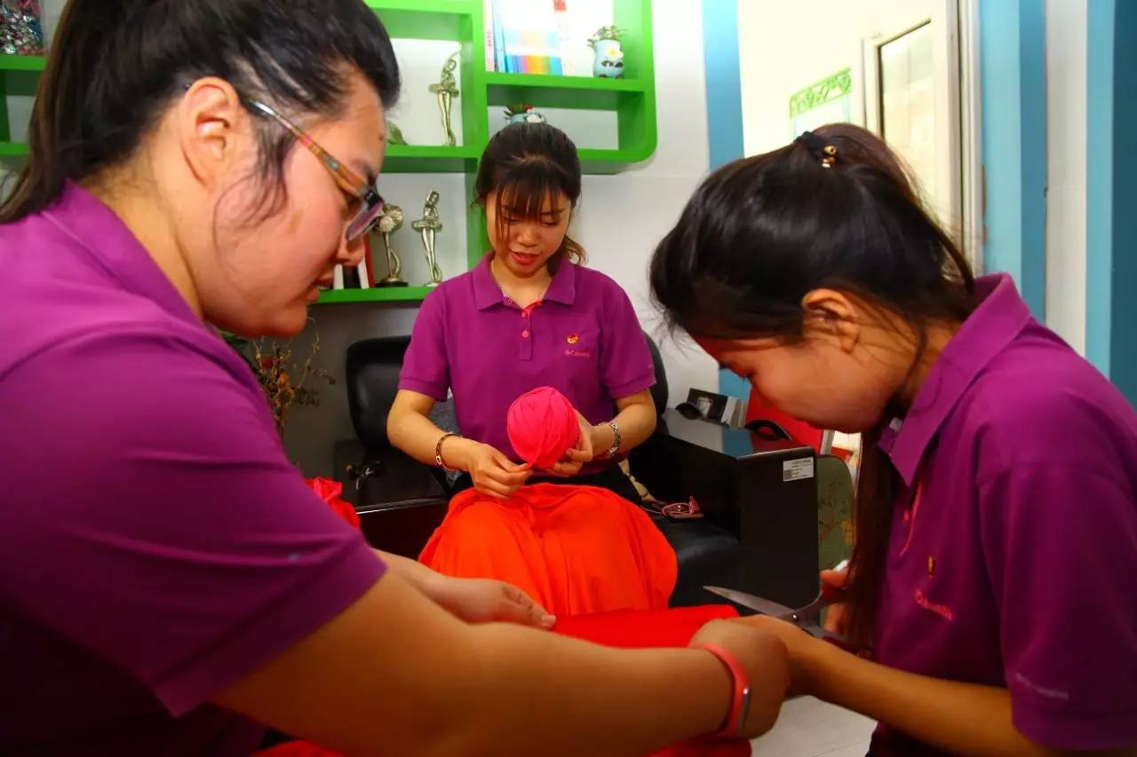 不忘初心跟党走砥砺前行创辉煌,不忘初心跟党走砥砺前行共繁荣