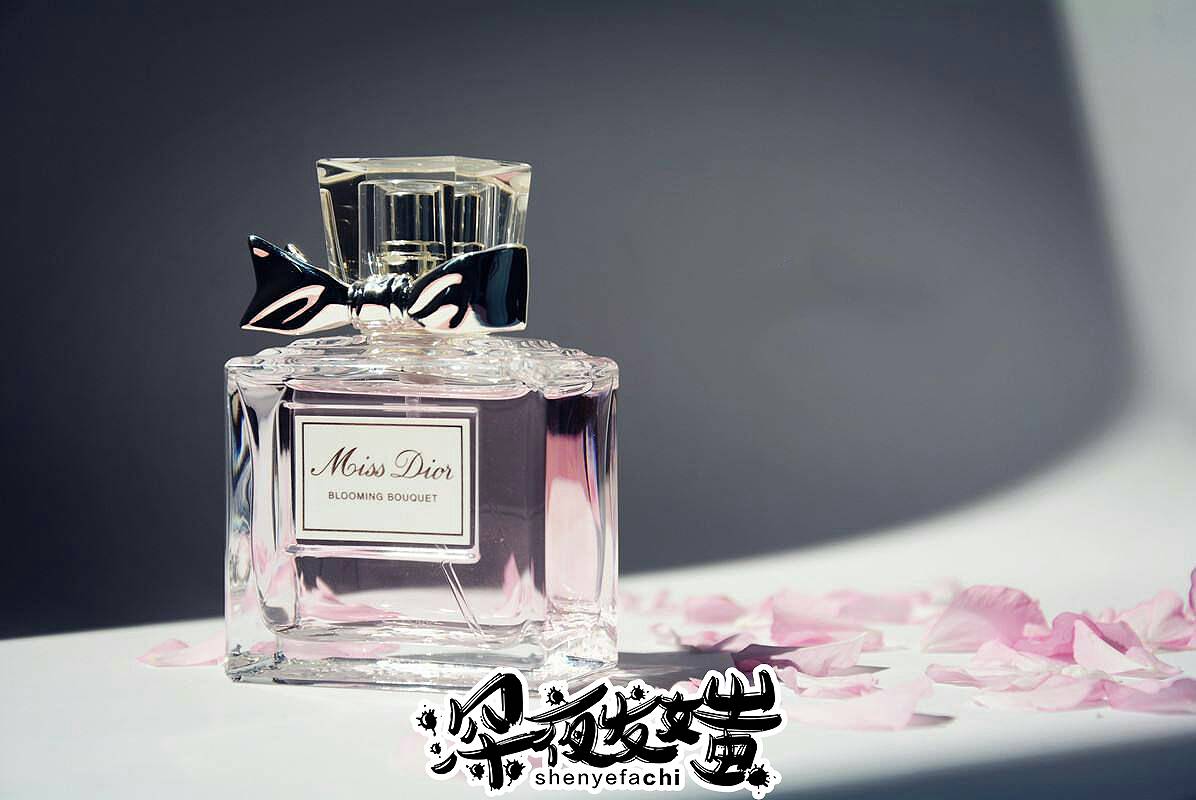 为什么买的香水味道一样的,大家买香水都是买大牌吗