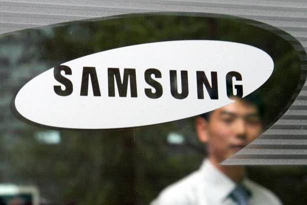 机情社｜微软真黑科技HoloLens登陆中国，售价2.3万元起