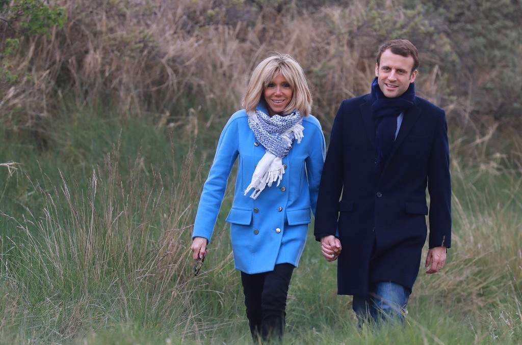 39岁总统帅小伙儿和64岁第一夫人来了！这一种“人生赢家”的人生……