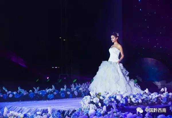 “星空”下的婚礼，将浪漫进行到底……