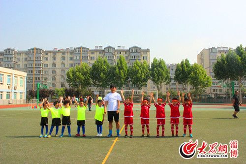 幼儿园足球嘉年华展示大会开幕式,淄博城市少儿足球联赛