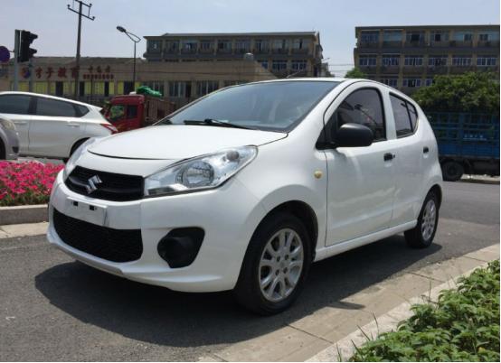 开辆小车被村里人嫌弃,奥拓老款车丢人吗