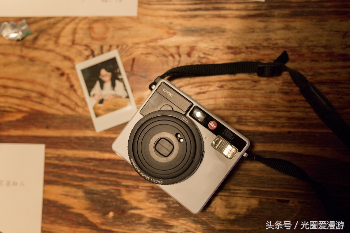 徕卡sofort拍立得怎么出照片,徕卡sofort拍立得自拍