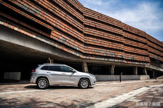 试驾17款jeep自由光2.0l优越版,2021款jeep自由光试驾