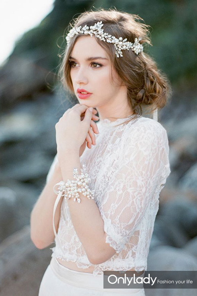 头发上的装饰发夹,头发上的装饰钻石