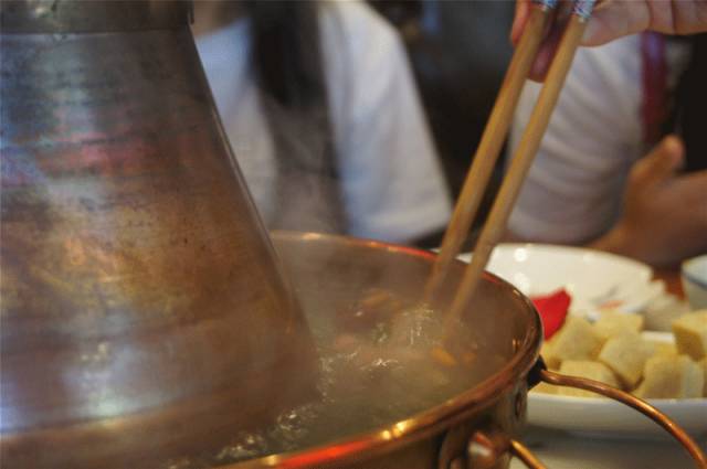 开火锅店怎样把利润最大化,开火锅店顾客量大一个月能赚多少