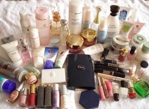 下巴有肉刺是什么病,下巴下面长很多小白点像白粉刺