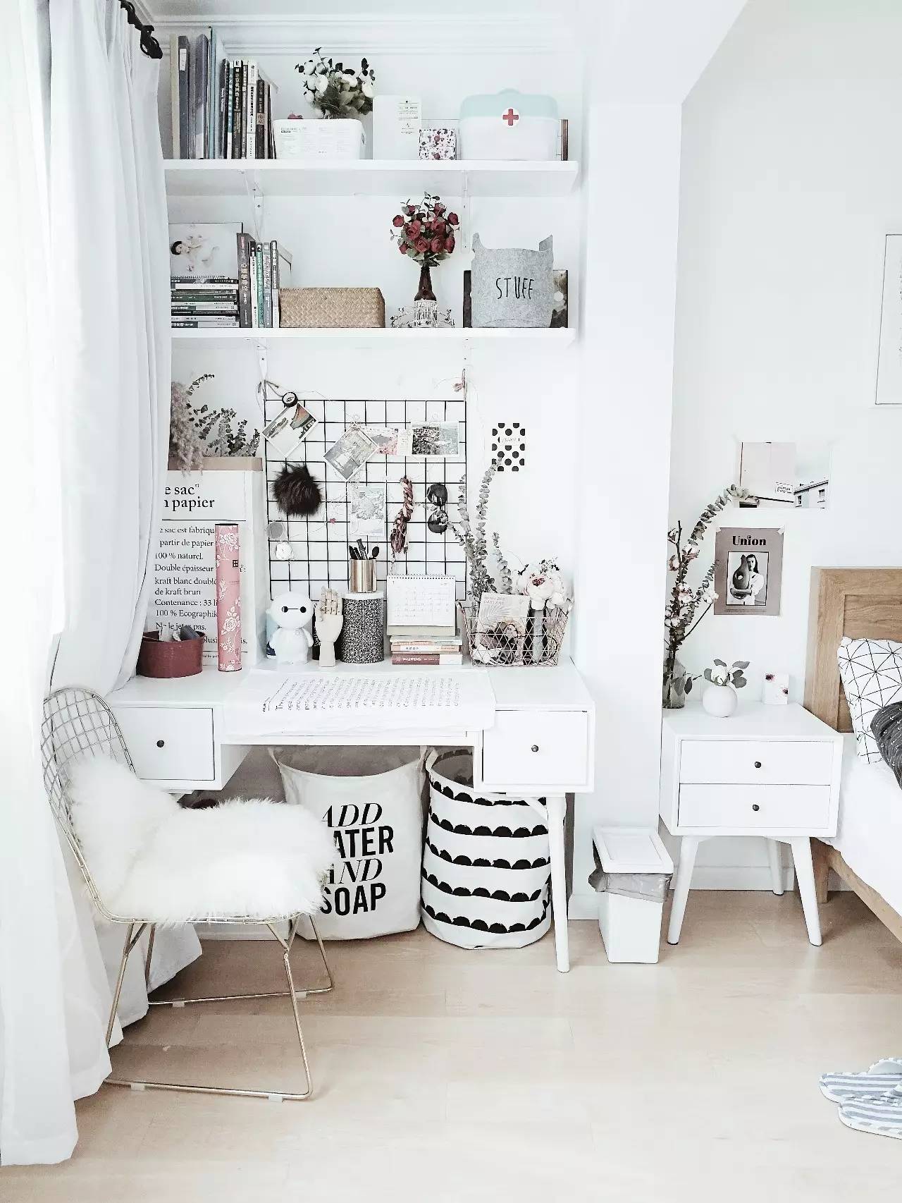 她改了两扇门，将家装成网图中的模样