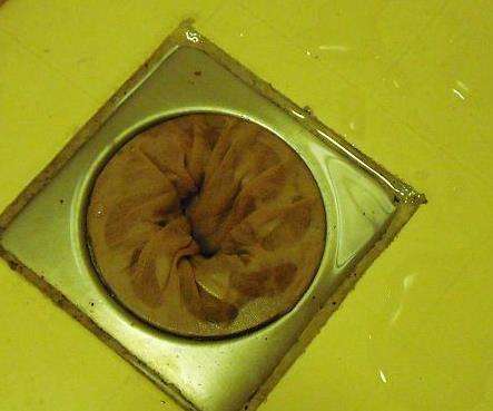 地漏常被头发堵住,卫生间地漏怎样防止头发进去