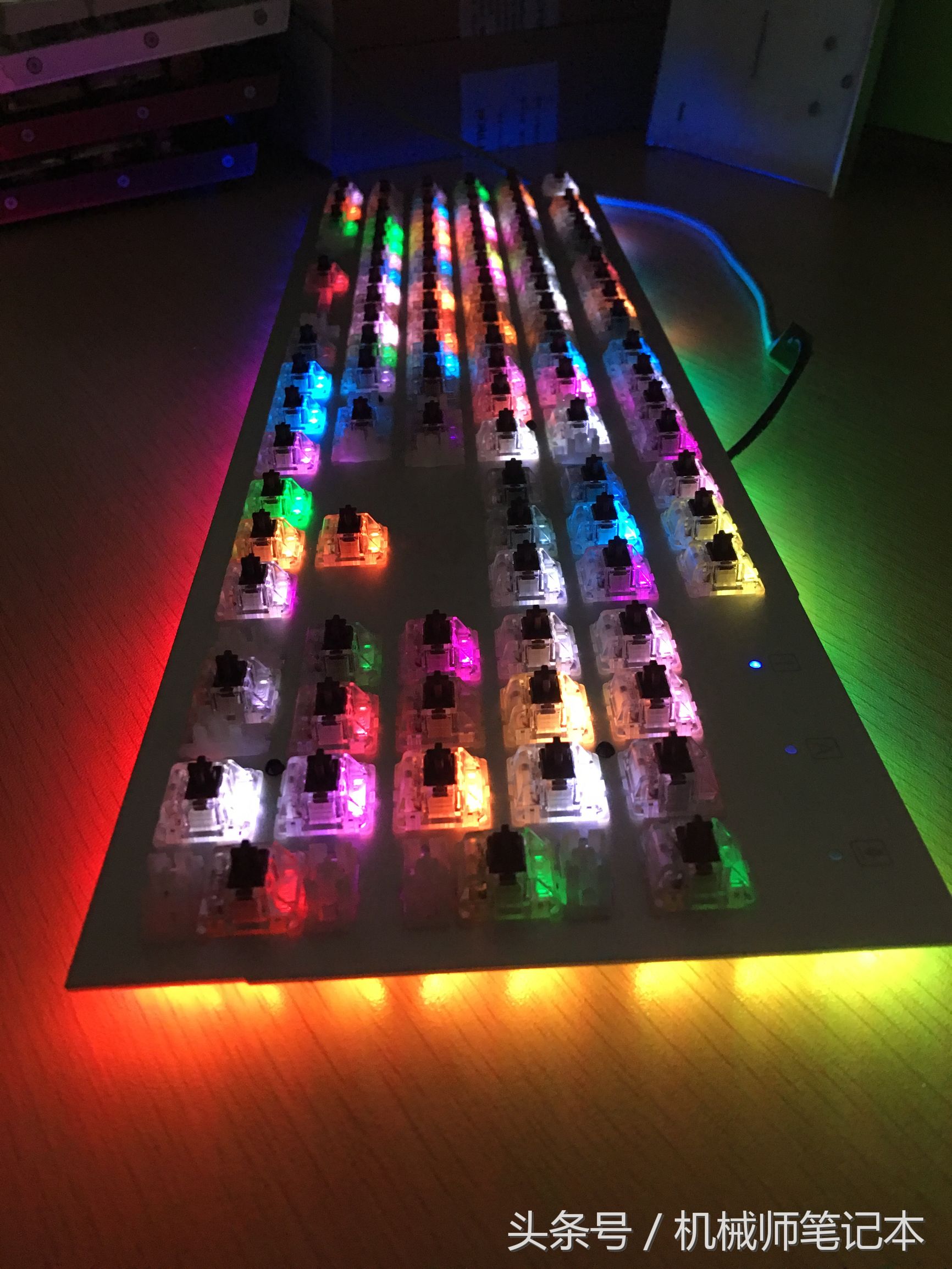 机械键盘白光版测评,cherry机械键盘推荐