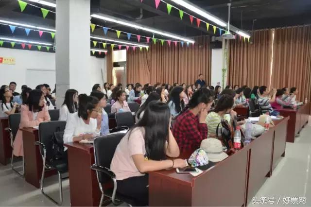 高校学生进山洞,名校学生走进清华大学