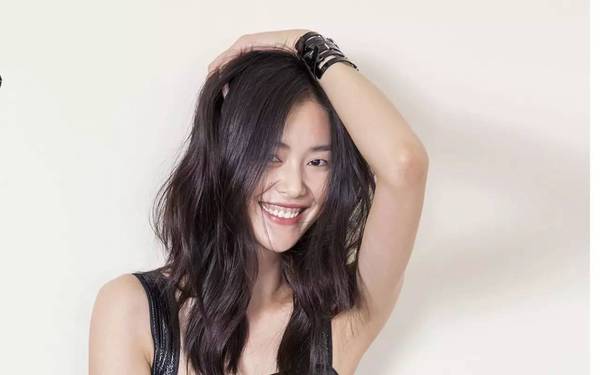 几百块可能买不到好的口红,十支口红够用吗