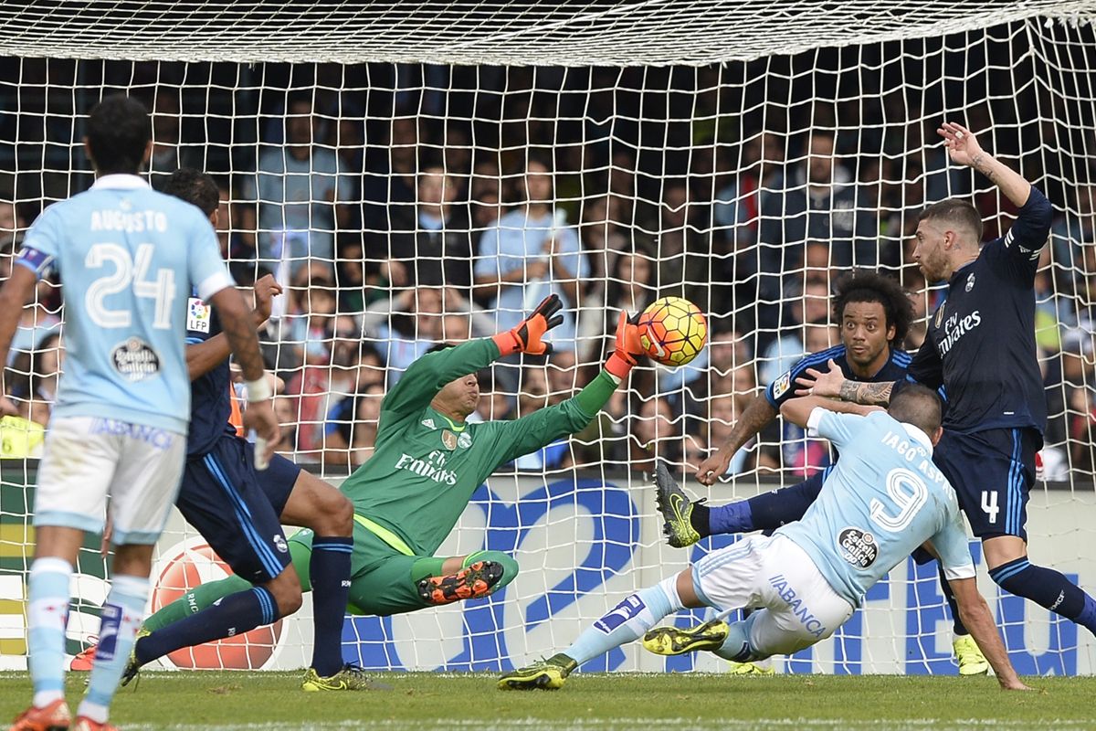 诺伊尔世界杯表现,诺伊尔门将出击足球封神榜