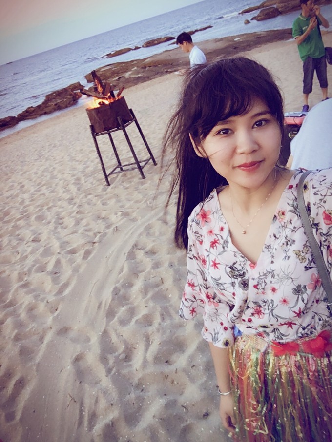 两个快乐的小阿妹神游三亚