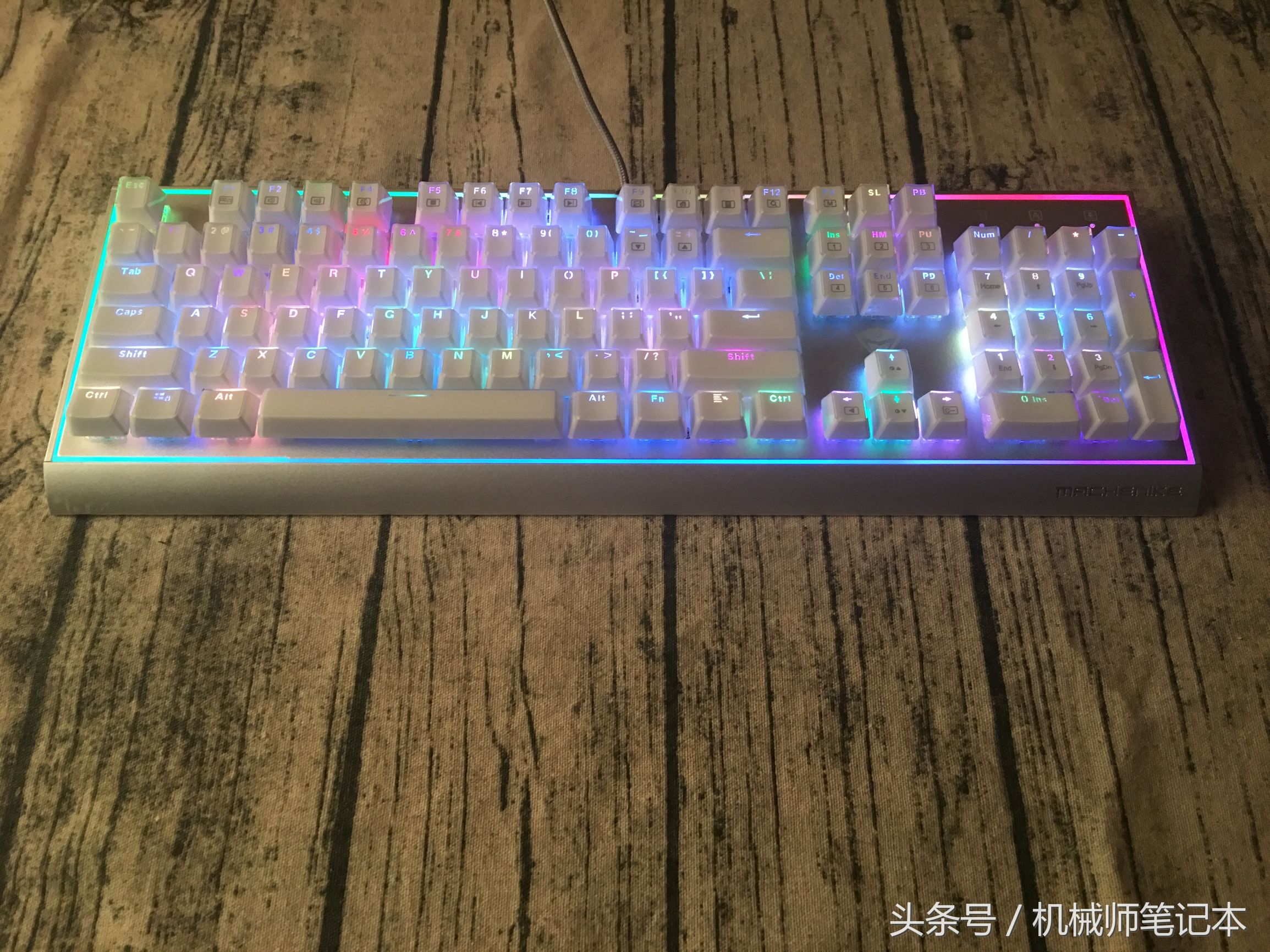 机械键盘白光版测评,cherry机械键盘推荐