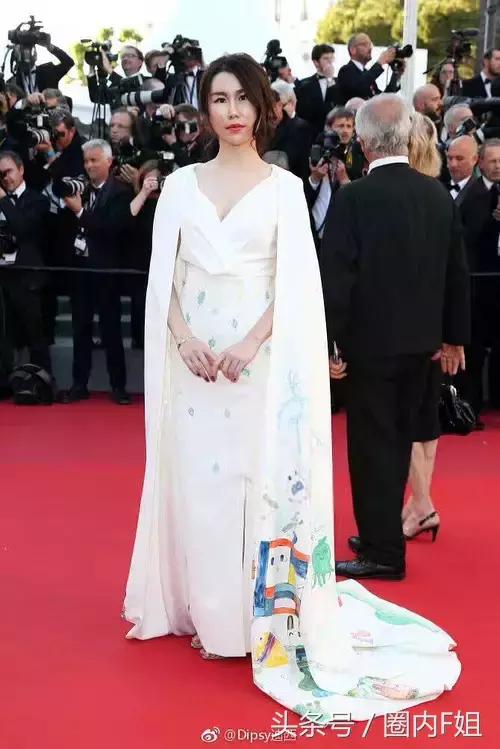 穿*旗国**,扮鸡精,没有范冰冰镇场的戛纳红毯今年来了多少妖魔鬼怪