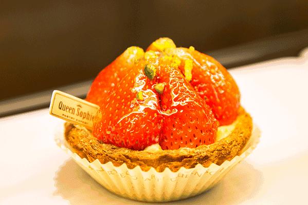 一年狂卖300万个！排队人数可以绕地球3圈！这酥皮蛋挞厉害了