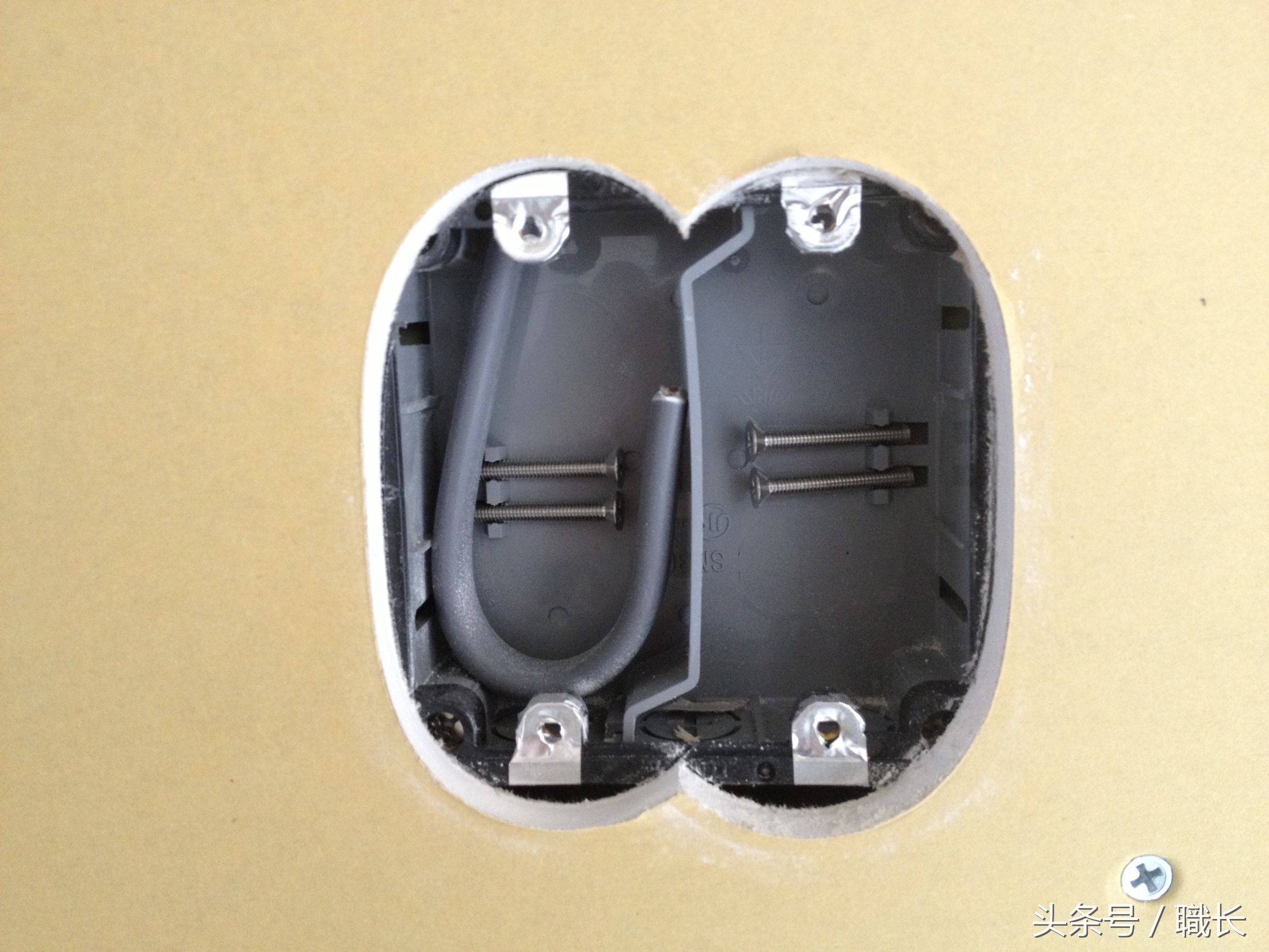 日本的墙壁插座接线方法,石膏板装插座开多大孔