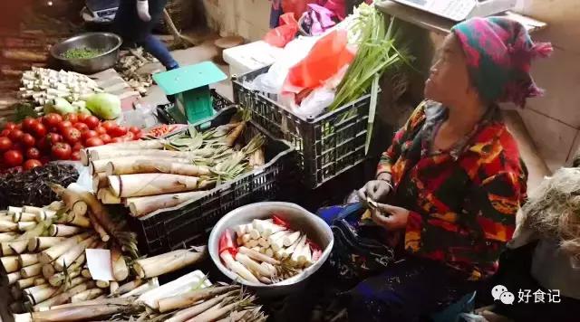 土豆和鸡一家亲，突然插了个杠子馍，这情况可就复杂了……