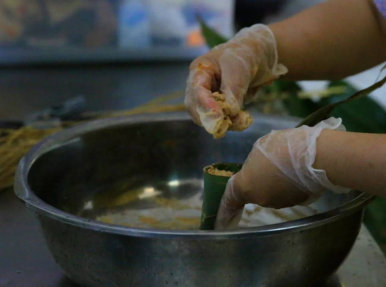 端午节河马夫妇享受浪漫艾草浴，你们端午在干什么？