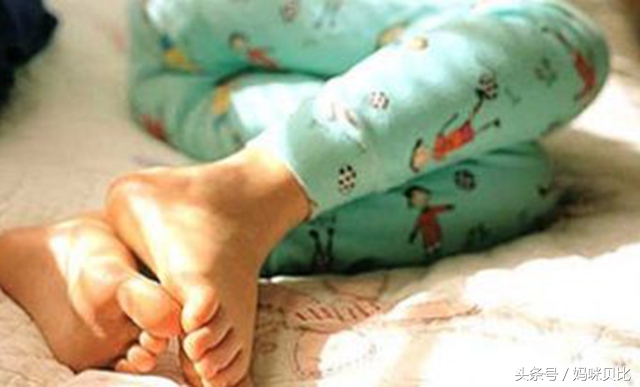 孩子半夜说肚子疼连夜带她去医院,孩子半夜惊吓喊妈妈