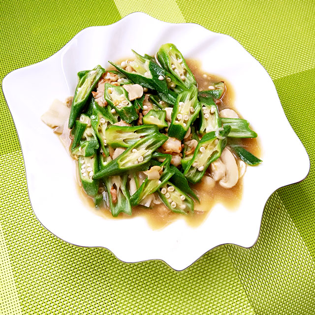 香肠炒秋葵做法步骤,炒秋葵鸡蛋的家常做法