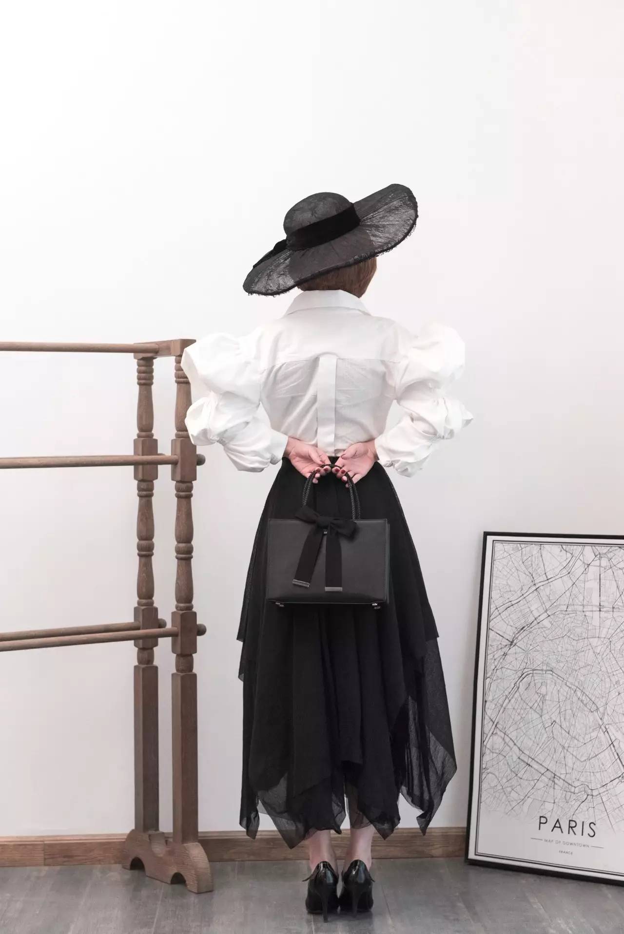 适合入手的入门级奢侈手袋,去繁从简的极简魅力