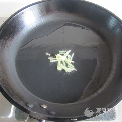 韭菜花炒河虾如何做,腰果韭菜花炒河虾